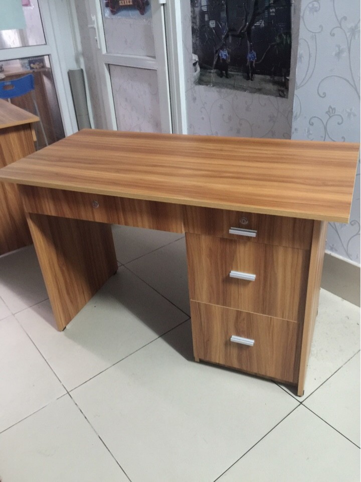 THANH LÝ BÀN LÀM VIỆC 4 HỘC 120x60
